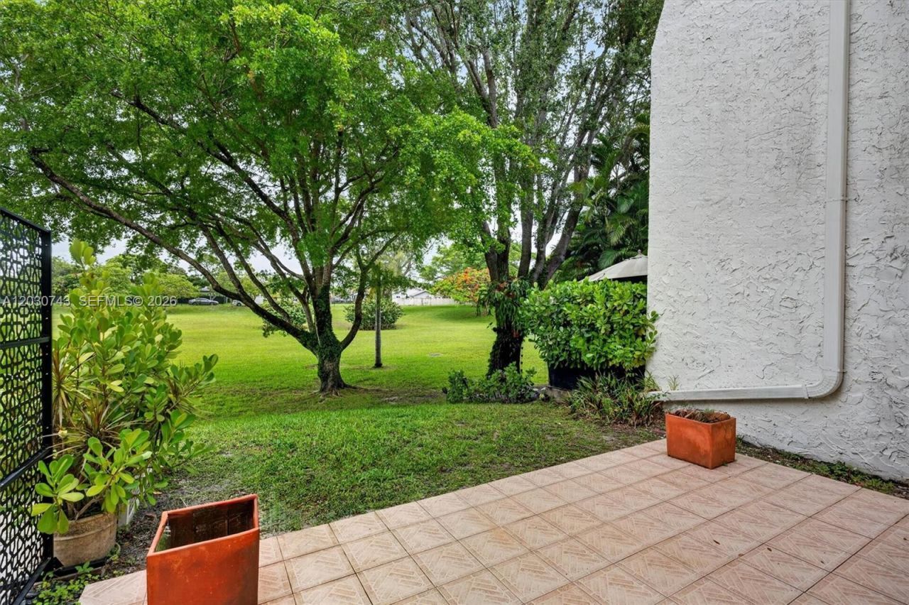 8875 SW 62nd Ter , Unit 10-D, Miami, FL 33173 Photo