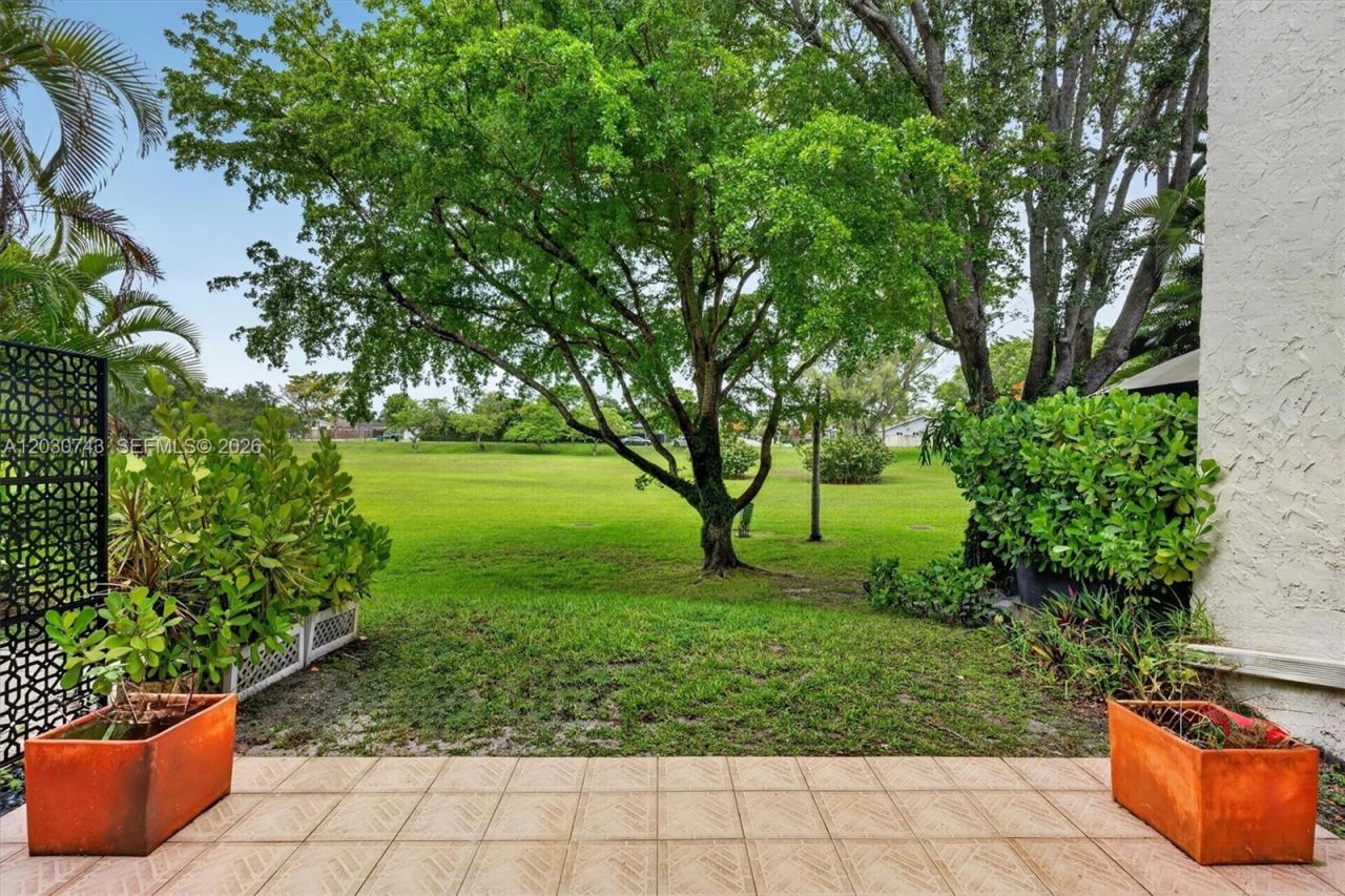 8875 SW 62nd Ter , Unit 10-D, Miami, FL 33173 Photo