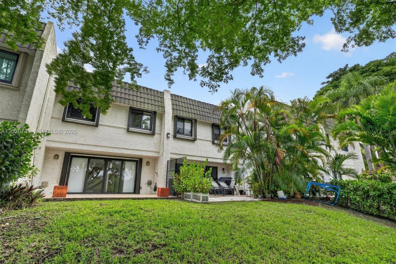 8875 SW 62nd Ter , Unit 10-D, Miami, FL 33173 Photo