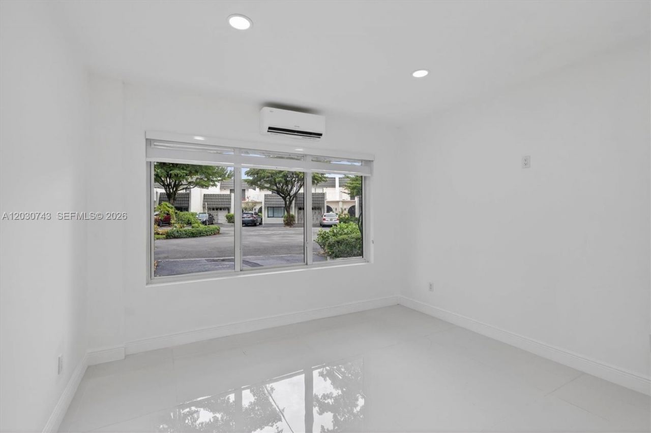 8875 SW 62nd Ter , Unit 10-D, Miami, FL 33173 Photo