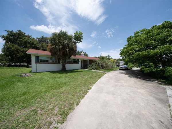16300 NW 44th Ct , Miami Gardens, FL 33054