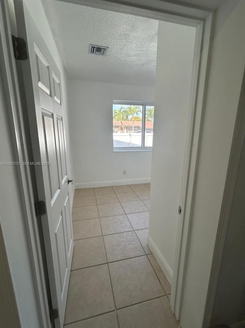 6331 NW 110th Ter , Unit -, Hialeah, FL 33012 Photo