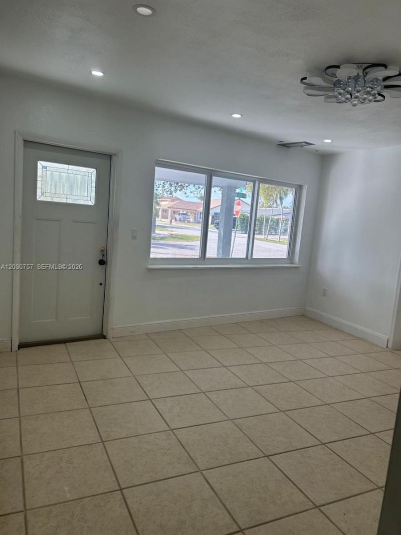 6331 NW 110th Ter , Unit -, Hialeah, FL 33012 Photo
