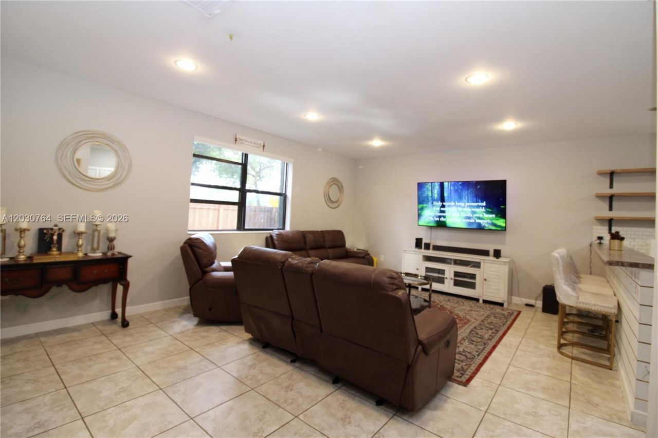 3698 SE 2nd Dr , Homestead, FL 33033 Photo