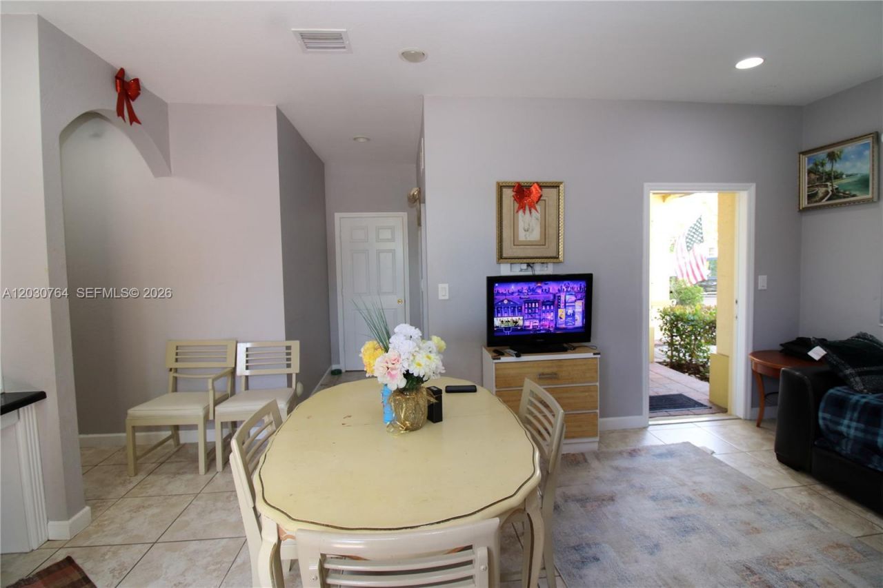 3698 SE 2nd Dr , Homestead, FL 33033 Photo
