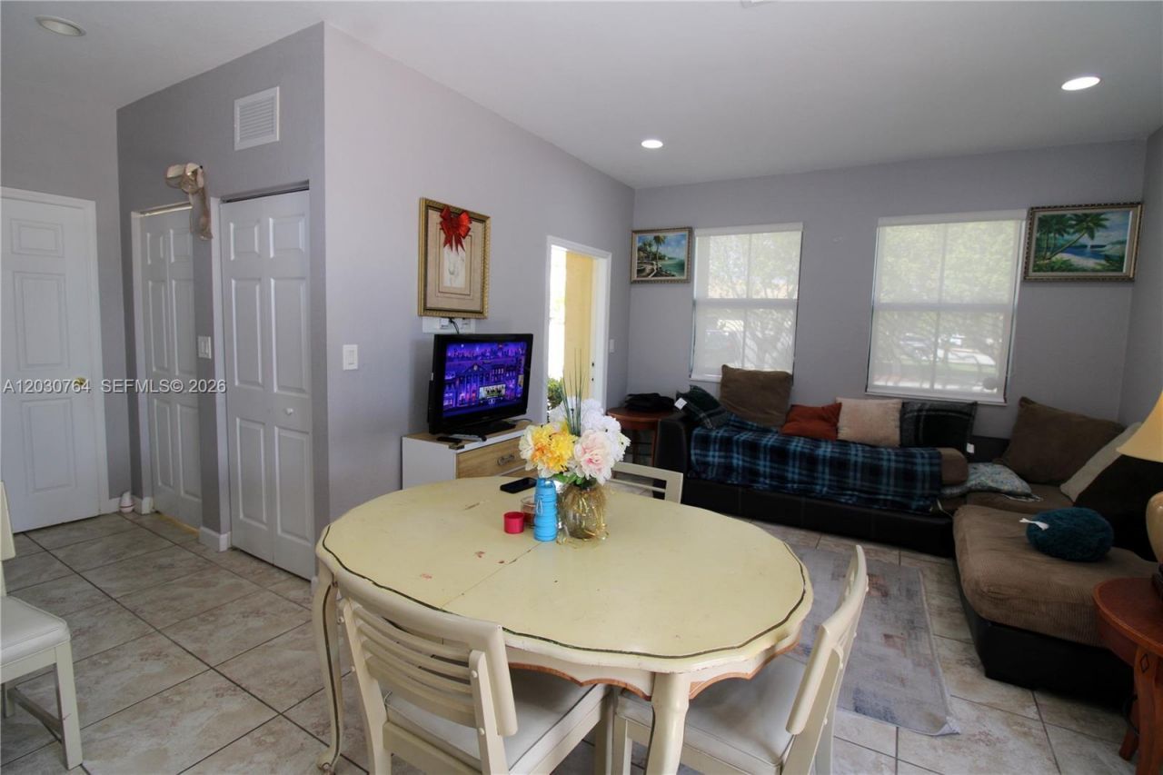 3698 SE 2nd Dr , Homestead, FL 33033 Photo