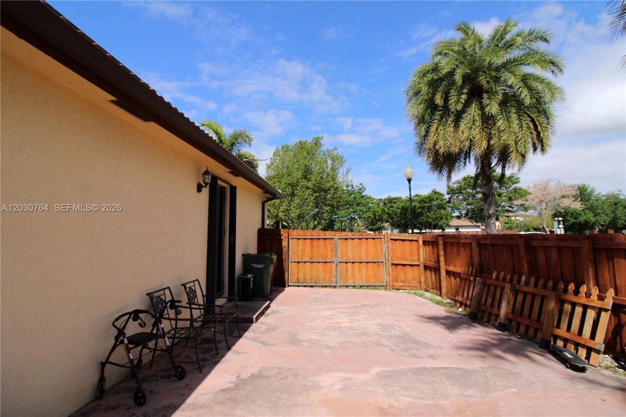 3698 SE 2nd Dr , Homestead, FL 33033 Photo