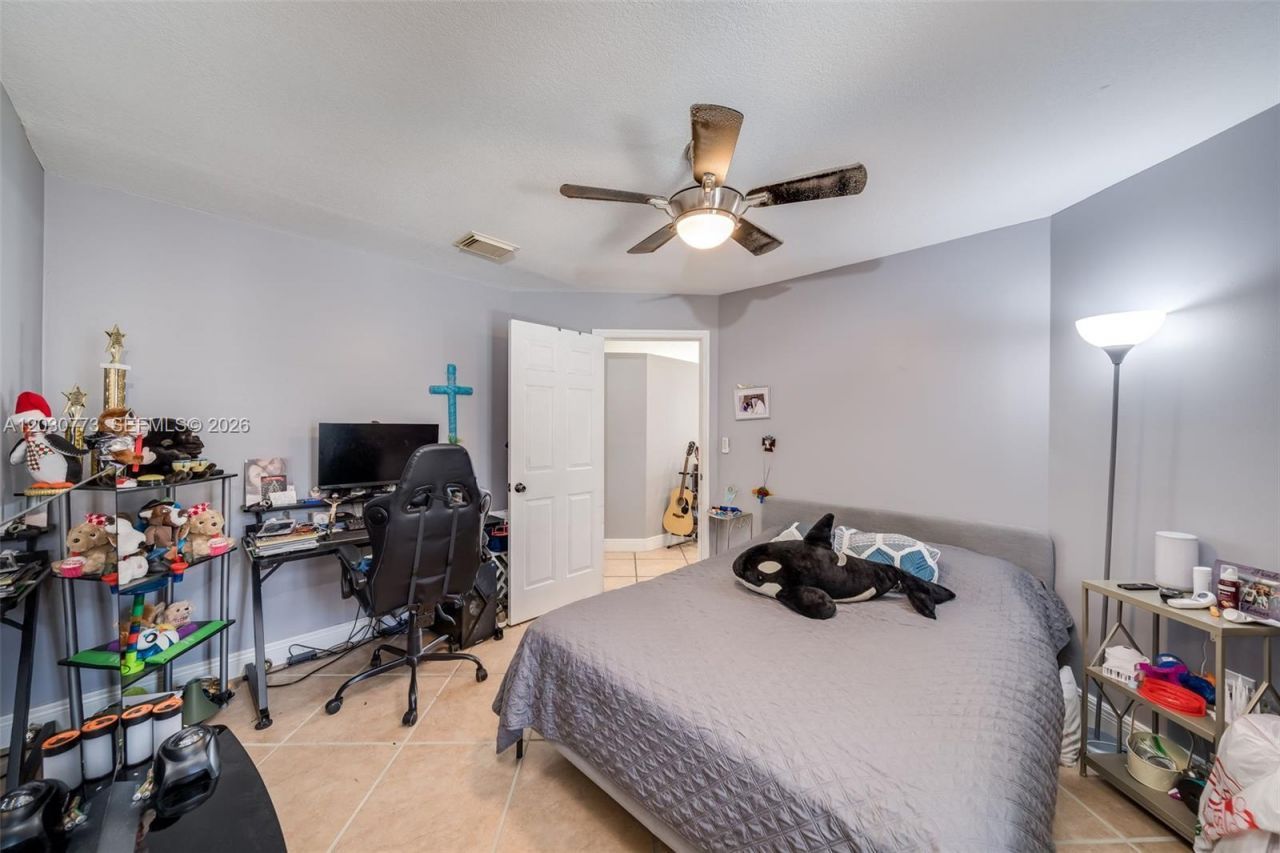 1901 NW 180th Way , Pembroke Pines, FL 33029 Photo