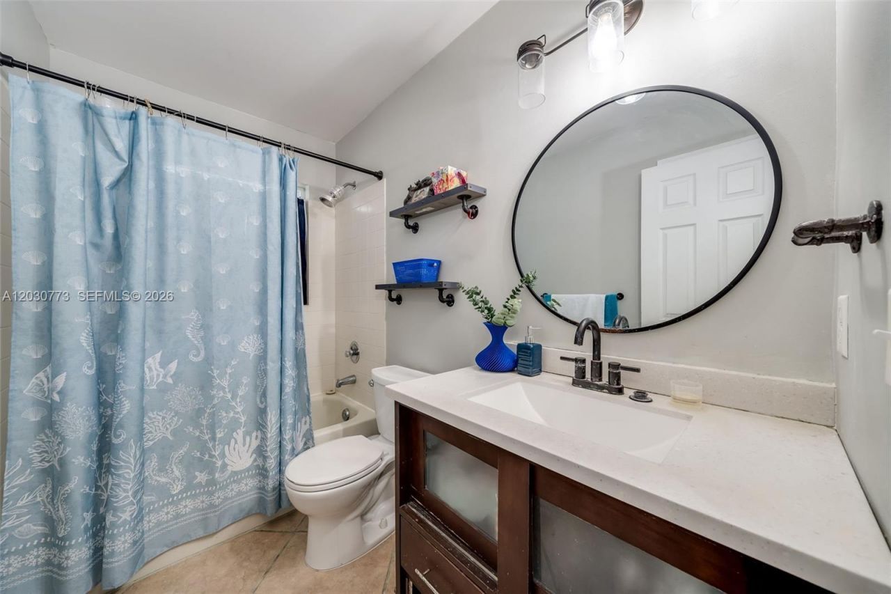 1901 NW 180th Way , Pembroke Pines, FL 33029 Photo