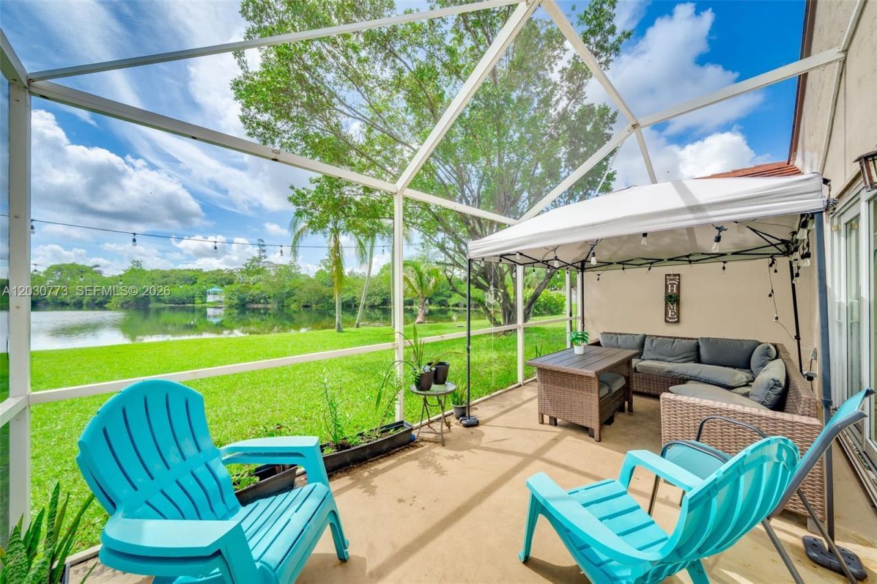 1901 NW 180th Way , Pembroke Pines, FL 33029 Photo