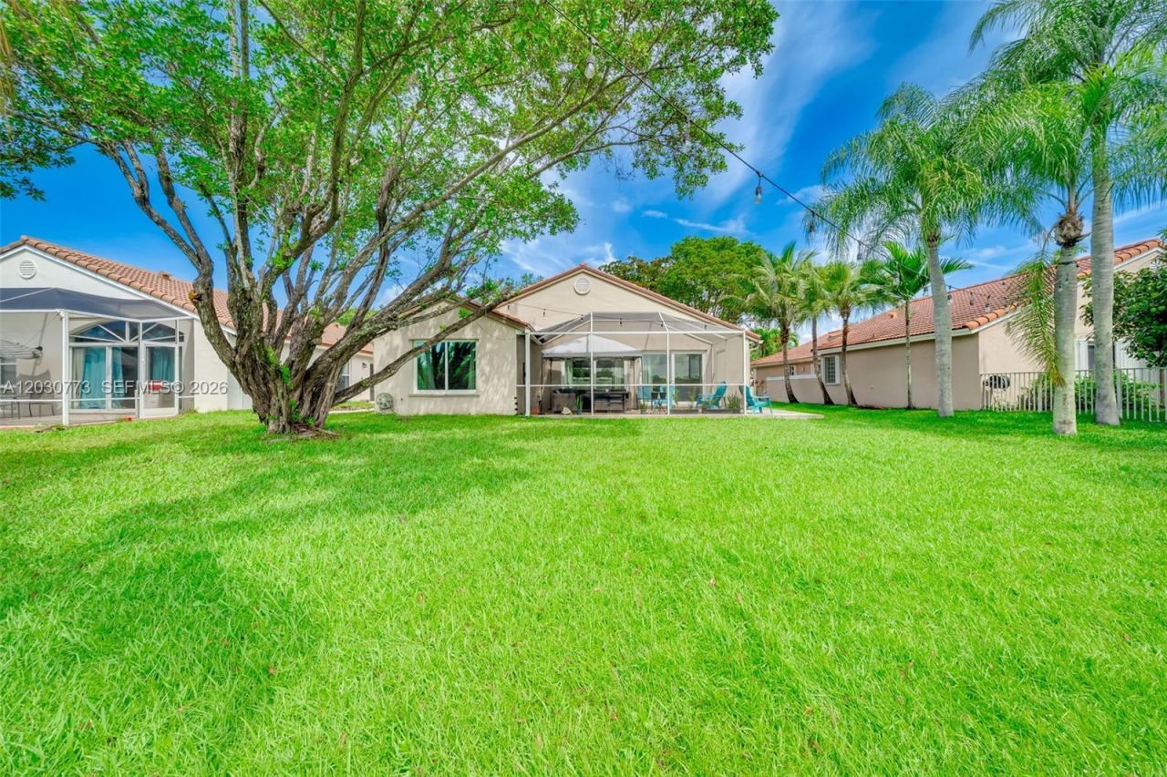 1901 NW 180th Way , Pembroke Pines, FL 33029 Photo