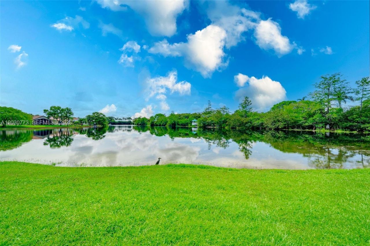 1901 NW 180th Way , Pembroke Pines, FL 33029 Photo