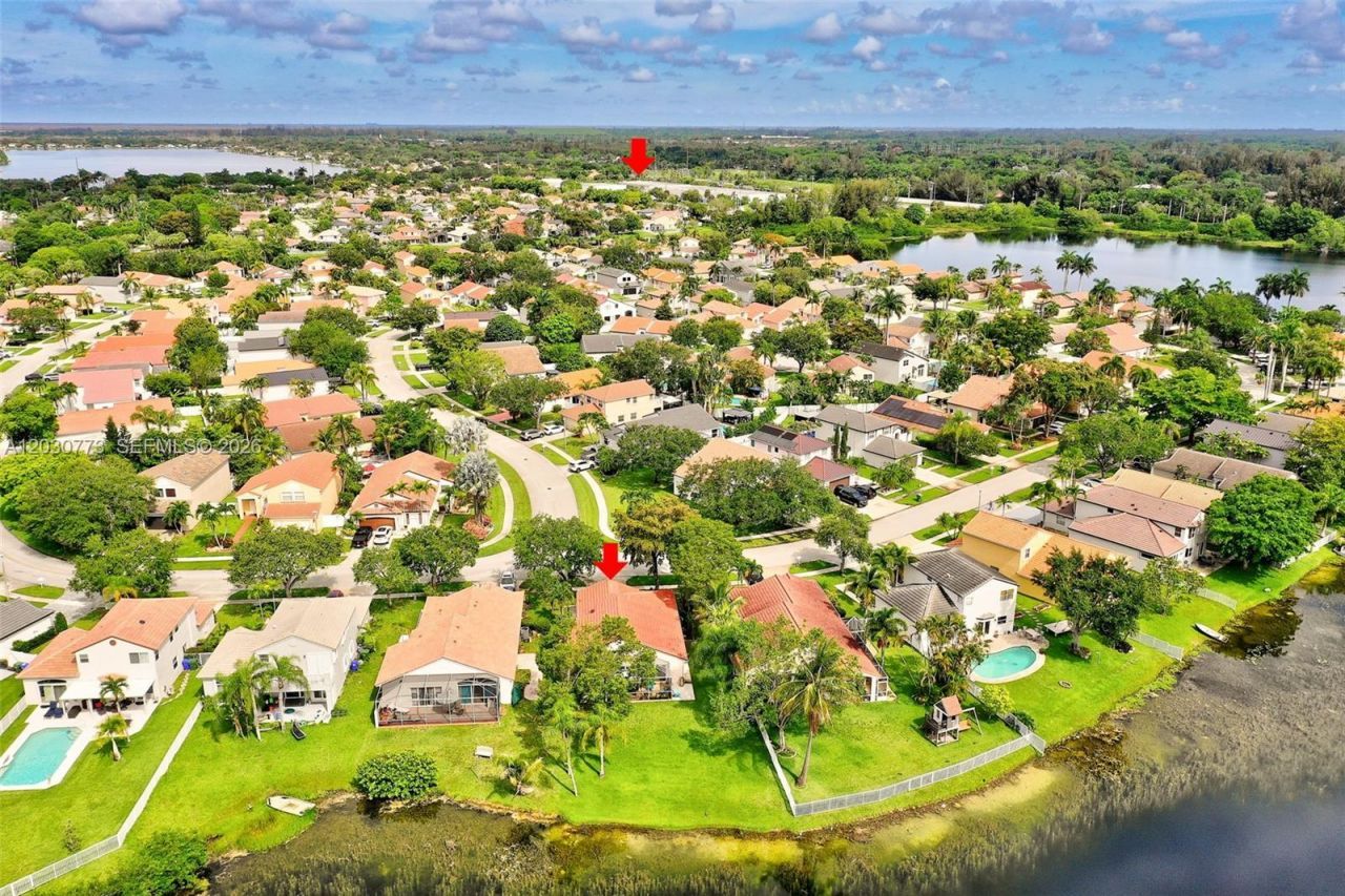 1901 NW 180th Way , Pembroke Pines, FL 33029 Photo