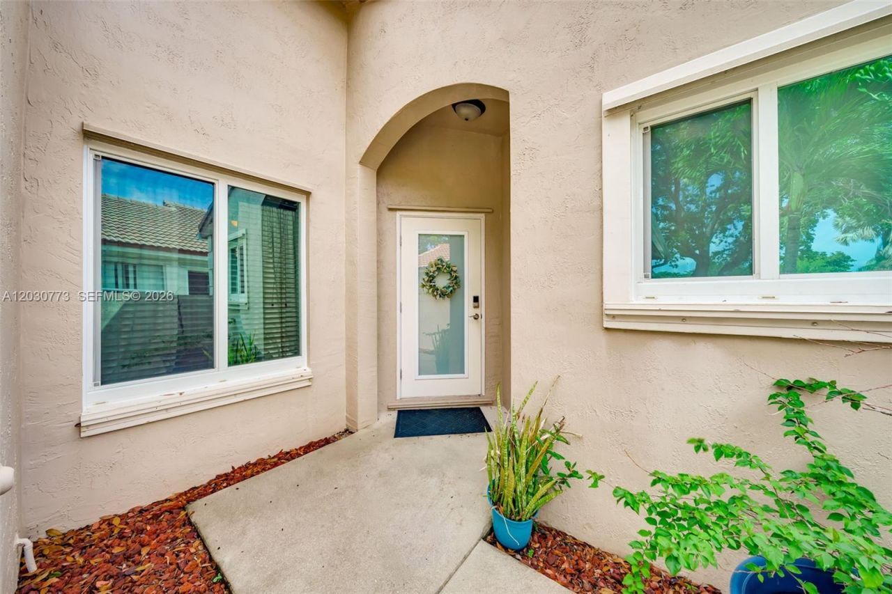 1901 NW 180th Way , Pembroke Pines, FL 33029 Photo