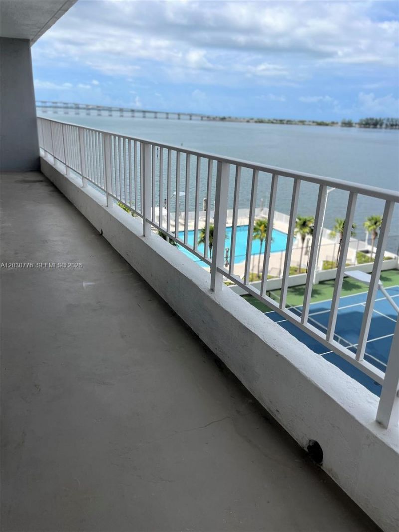 200 SE 15th Rd , Unit 6A, Miami, FL 33129 Photo