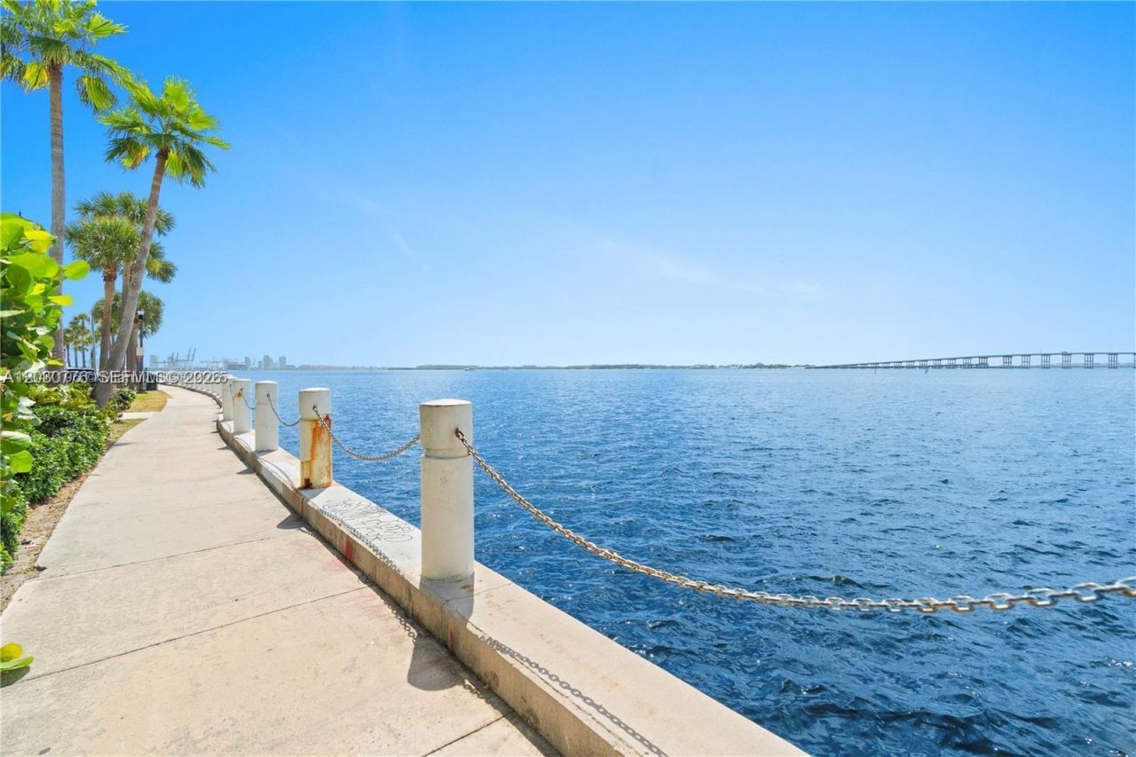 200 SE 15th Rd , Unit 6A, Miami, FL 33129 Photo