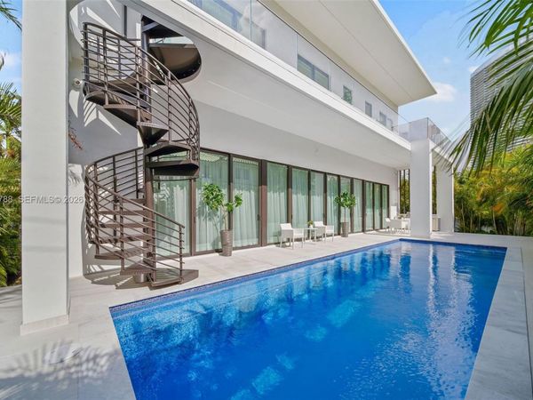 278 190th St, Sunny Isles Beach, FL 33160