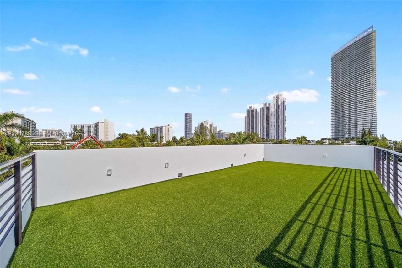 278 190th St, Sunny Isles Beach, FL 33160 Photo