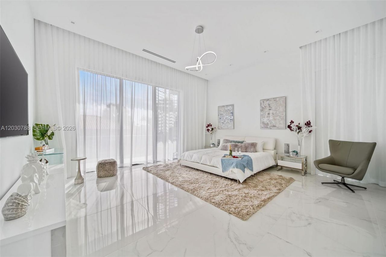 278 190th St, Sunny Isles Beach, FL 33160 Photo