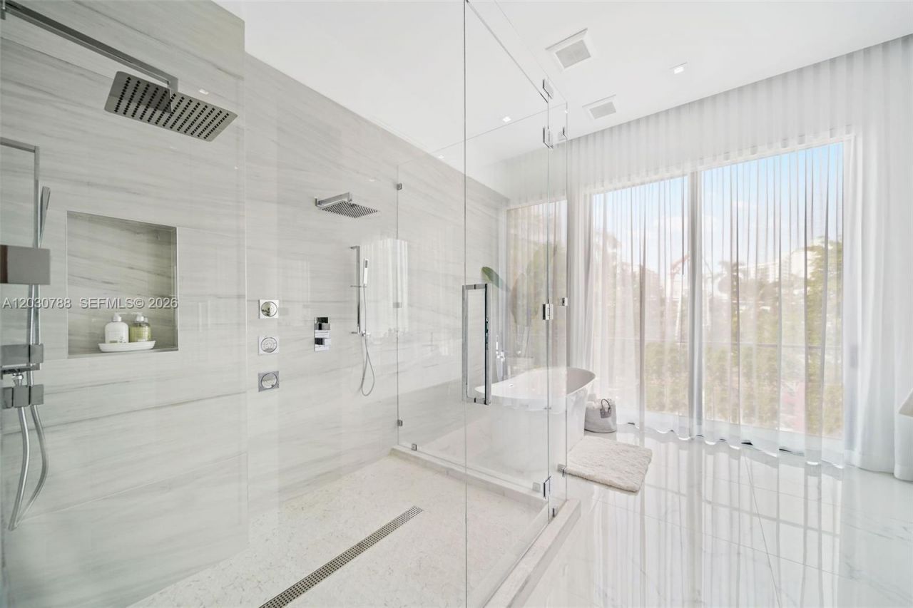 278 190th St, Sunny Isles Beach, FL 33160 Photo