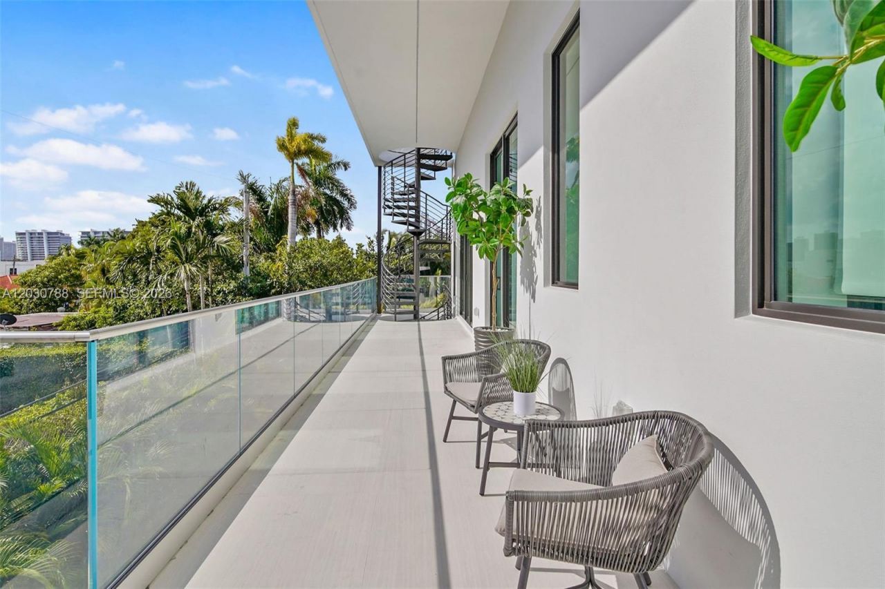 278 190th St, Sunny Isles Beach, FL 33160 Photo