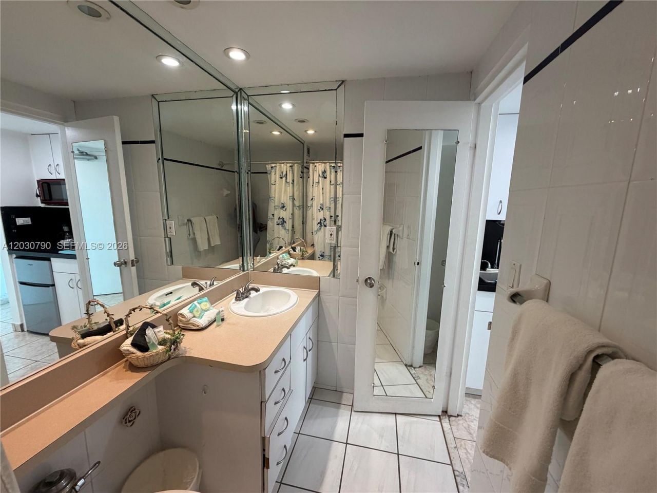 5445 Collins Ave , Unit 1506, Miami Beach, FL 33140 Photo
