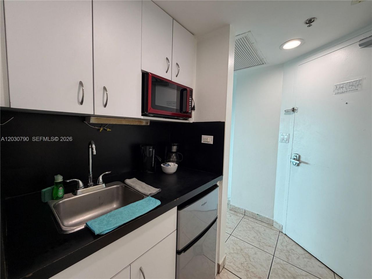 5445 Collins Ave , Unit 1506, Miami Beach, FL 33140 Photo