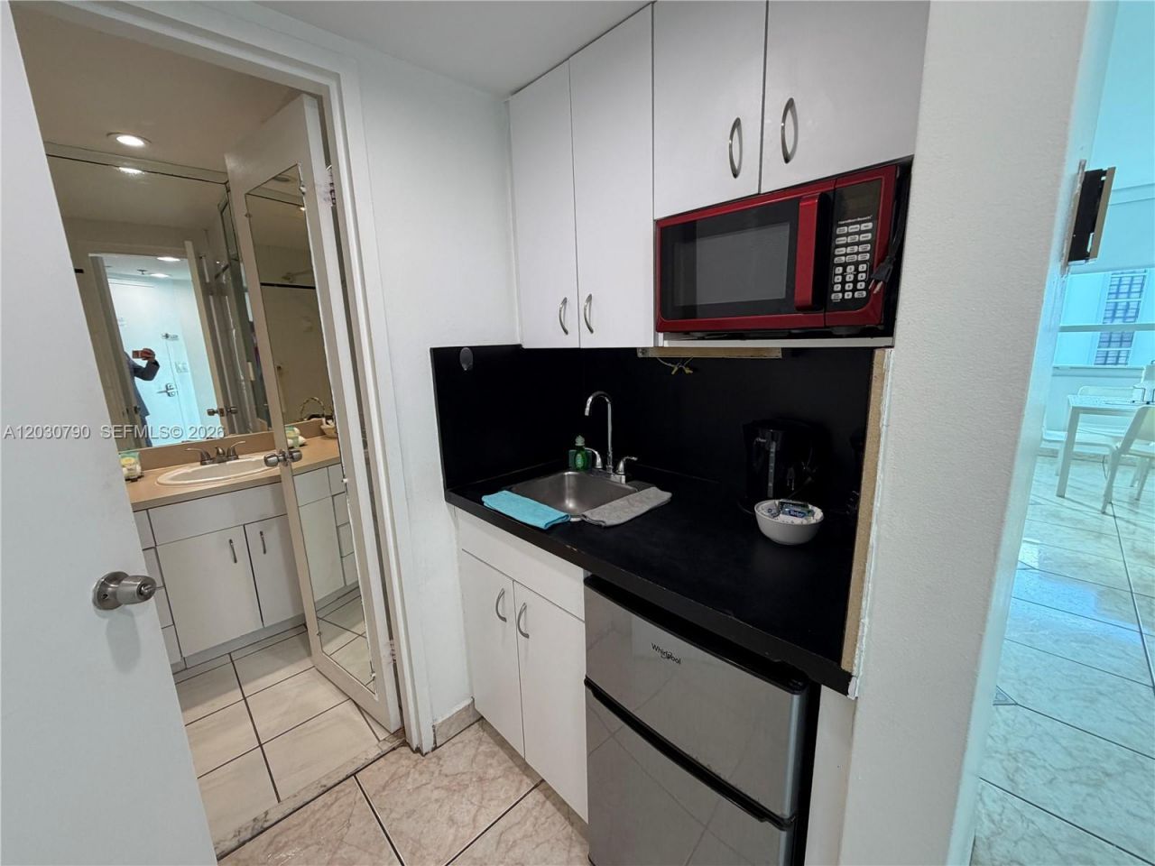 5445 Collins Ave , Unit 1506, Miami Beach, FL 33140 Photo