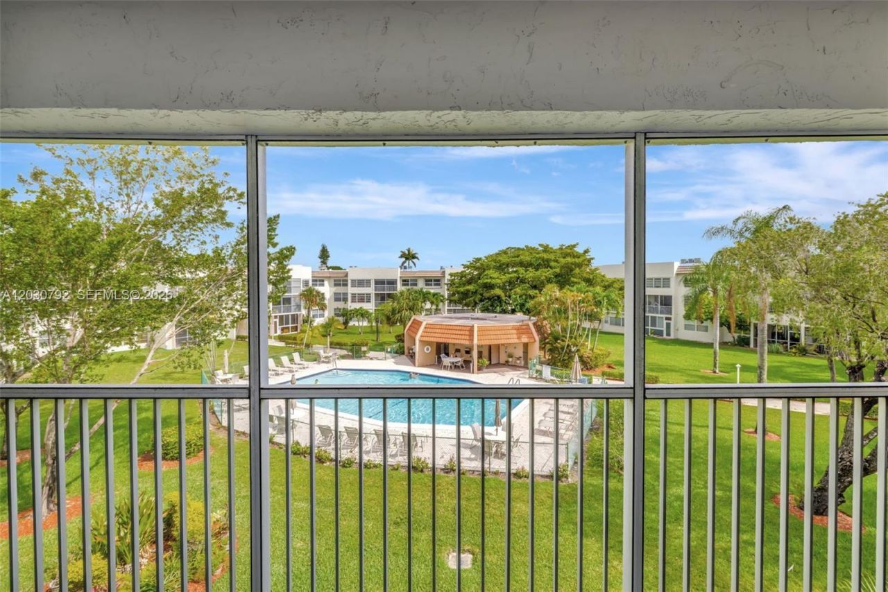 6800 Royal Palm Blvd , Unit 302F, Margate, FL 33063 Photo