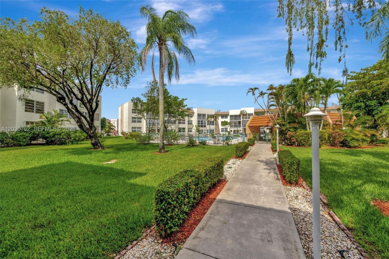 6800 Royal Palm Blvd , Unit 302F, Margate, FL 33063 Photo
