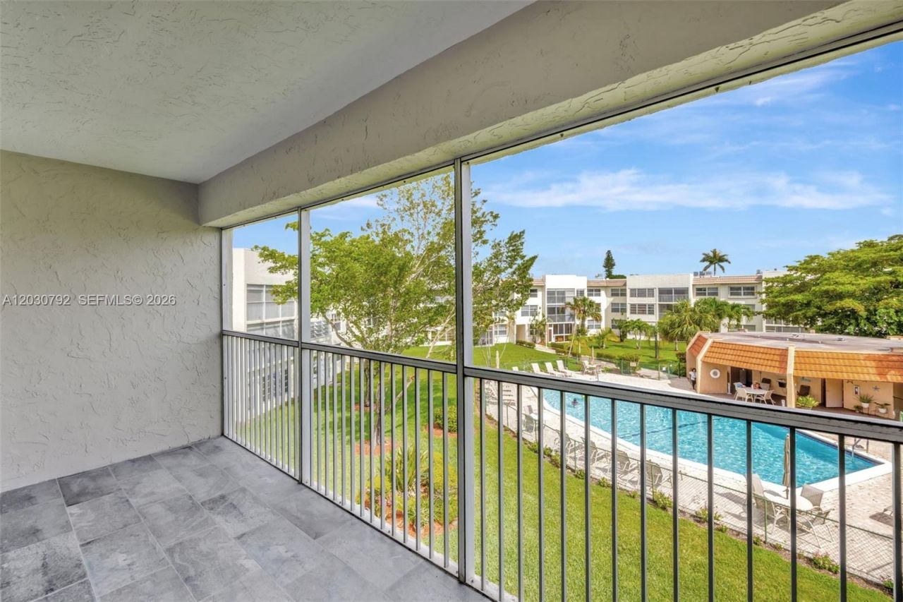 6800 Royal Palm Blvd , Unit 302F, Margate, FL 33063 Photo