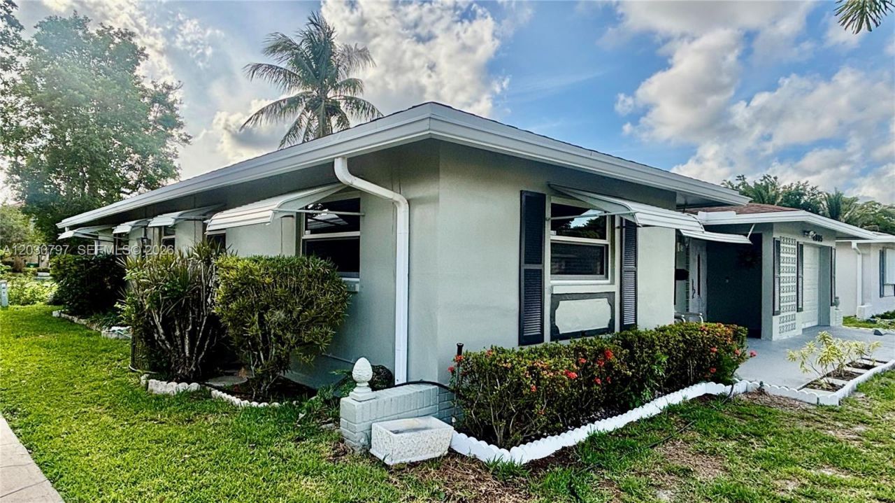 4805 NW 49th Rd , Tamarac, FL 33319 Photo