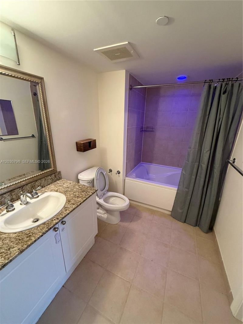 19501 W Country Club Dr , Unit 809, Aventura, FL 33180 Photo