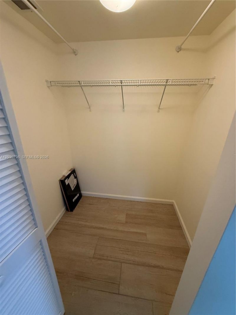 19501 W Country Club Dr , Unit 809, Aventura, FL 33180 Photo