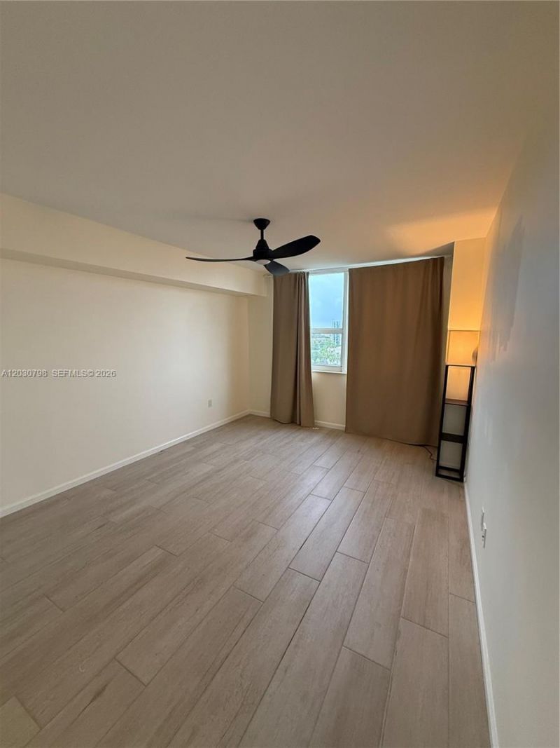 19501 W Country Club Dr , Unit 809, Aventura, FL 33180 Photo