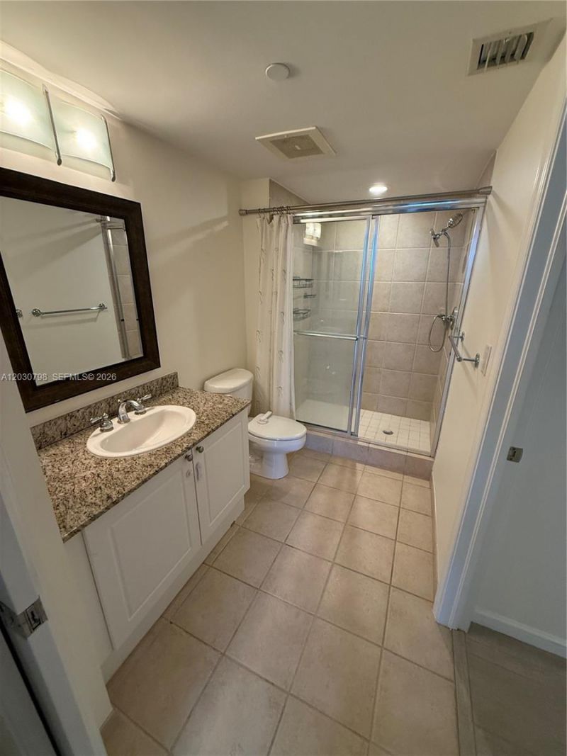 19501 W Country Club Dr , Unit 809, Aventura, FL 33180 Photo