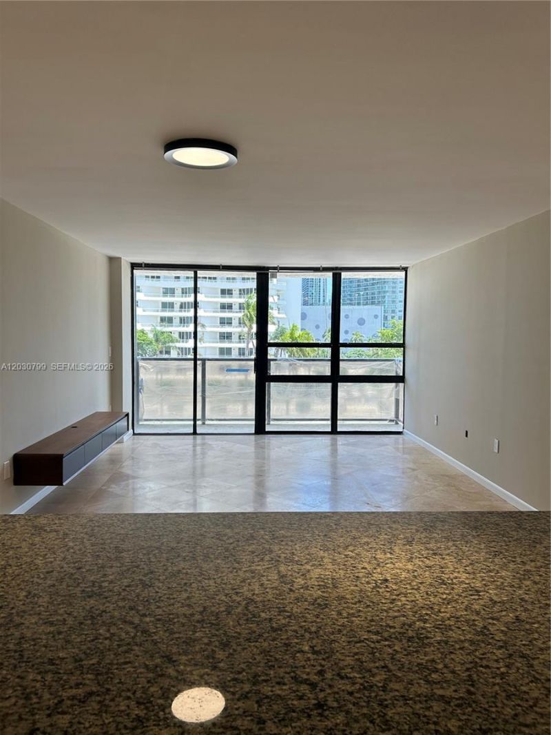 600 NE 36th St, Unit 417, Miami, FL 33137 Photo