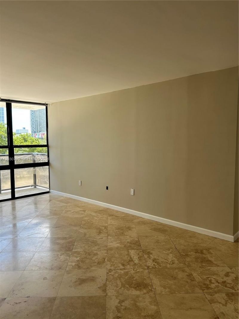 600 NE 36th St, Unit 417, Miami, FL 33137 Photo