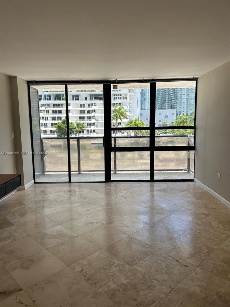 600 NE 36th St, Unit 417, Miami, FL 33137 Photo