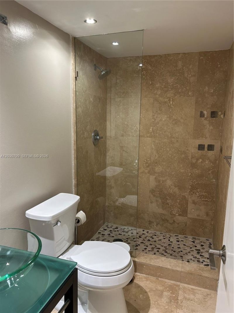 600 NE 36th St, Unit 417, Miami, FL 33137 Photo