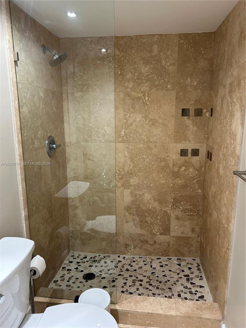 600 NE 36th St, Unit 417, Miami, FL 33137 Photo