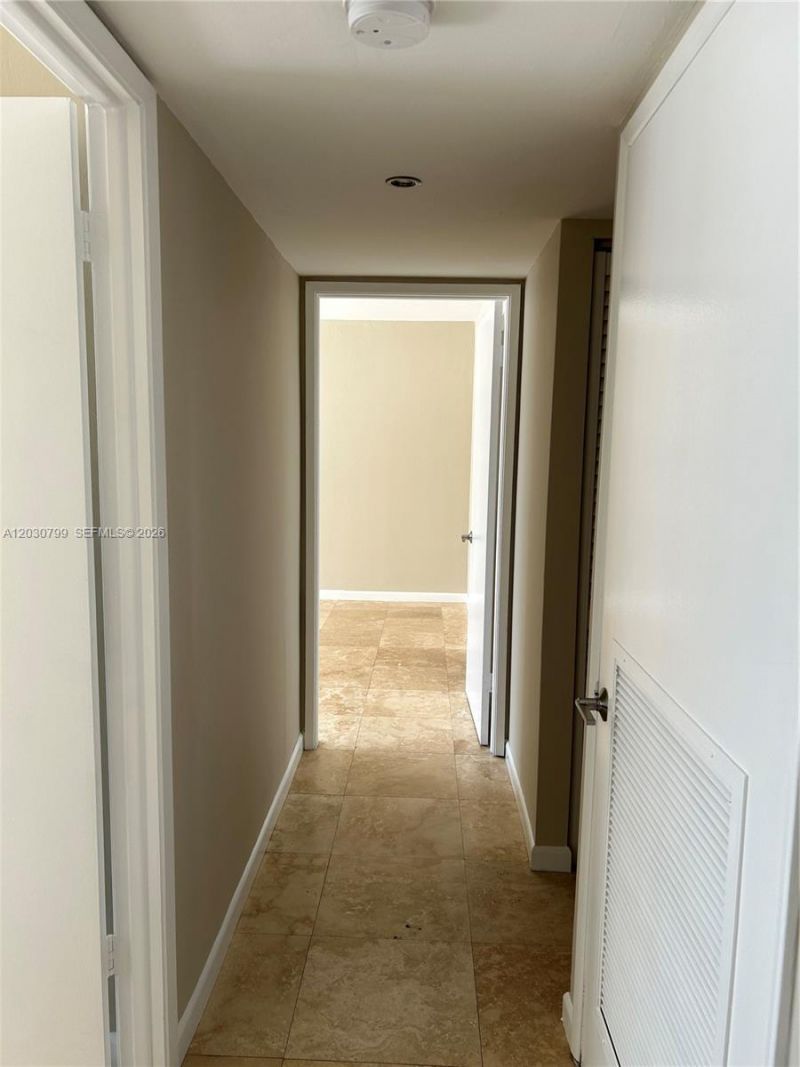 600 NE 36th St, Unit 417, Miami, FL 33137 Photo