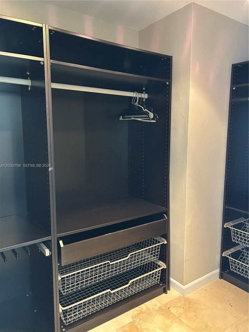 600 NE 36th St, Unit 417, Miami, FL 33137 Photo