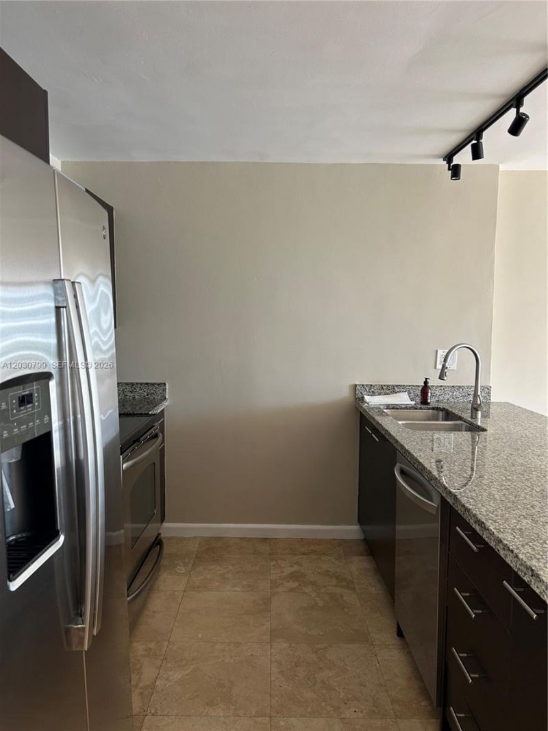 600 NE 36th St, Unit 417, Miami, FL 33137 Photo