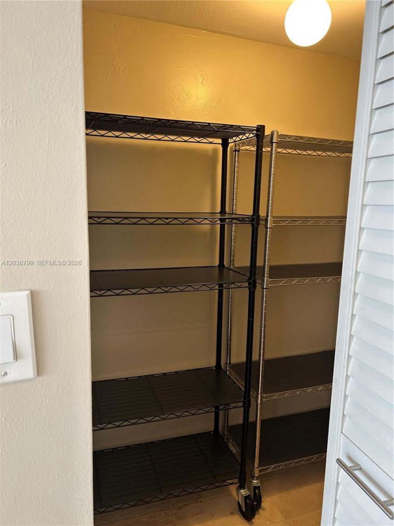 600 NE 36th St, Unit 417, Miami, FL 33137 Photo