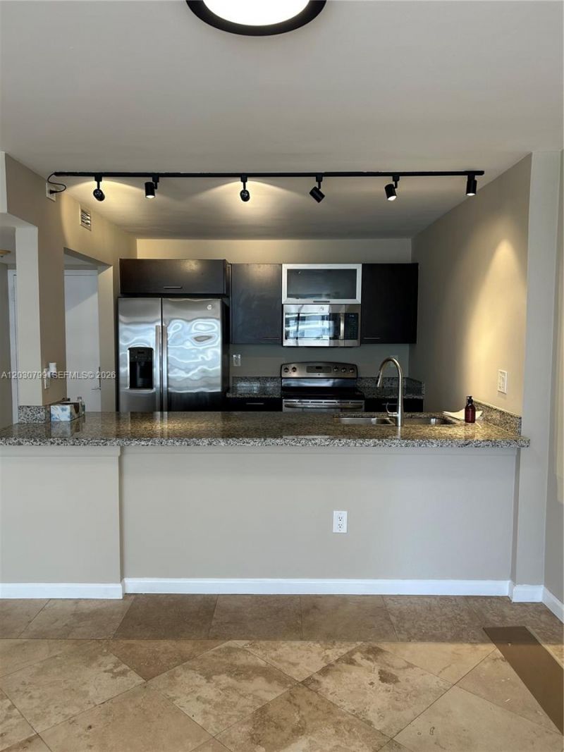 600 NE 36th St, Unit 417, Miami, FL 33137 Photo