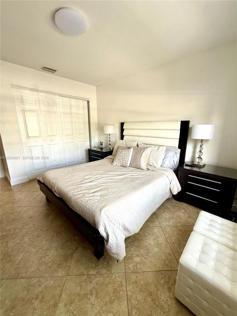 248 W Riverbend Dr , Sunrise, FL 33326 Photo