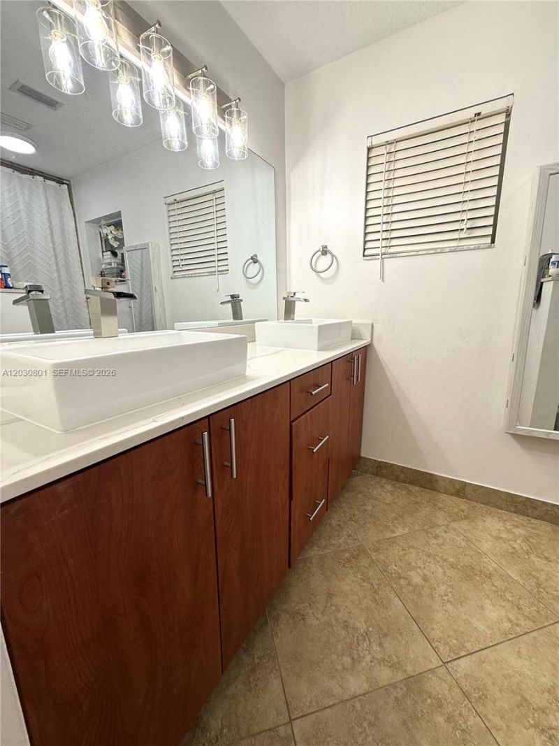 248 W Riverbend Dr , Sunrise, FL 33326 Photo