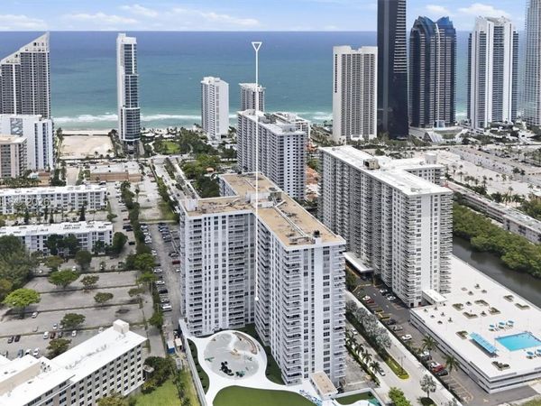 231 174th St , Unit 901, Sunny Isles Beach, FL 33160