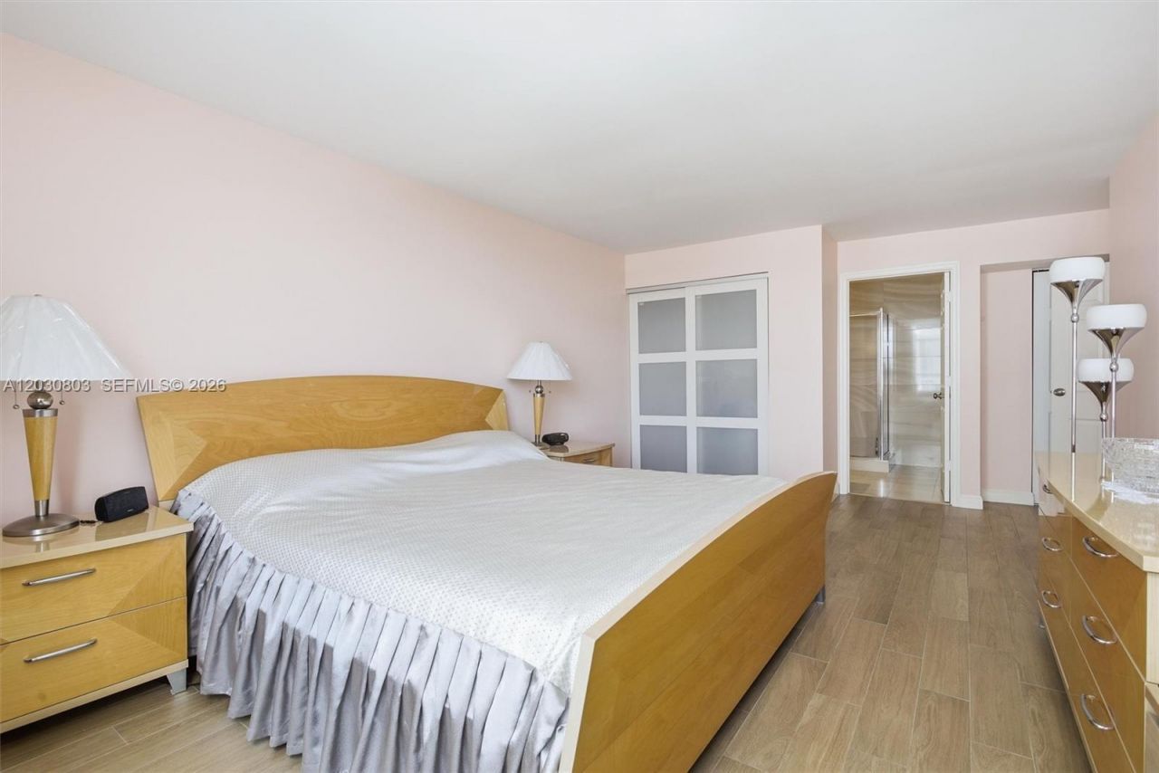 231 174th St , Unit 901, Sunny Isles Beach, FL 33160 Photo